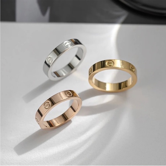 LUXURY SILVER SCREW RING LOVE BAND RING - Picture 12 of 16